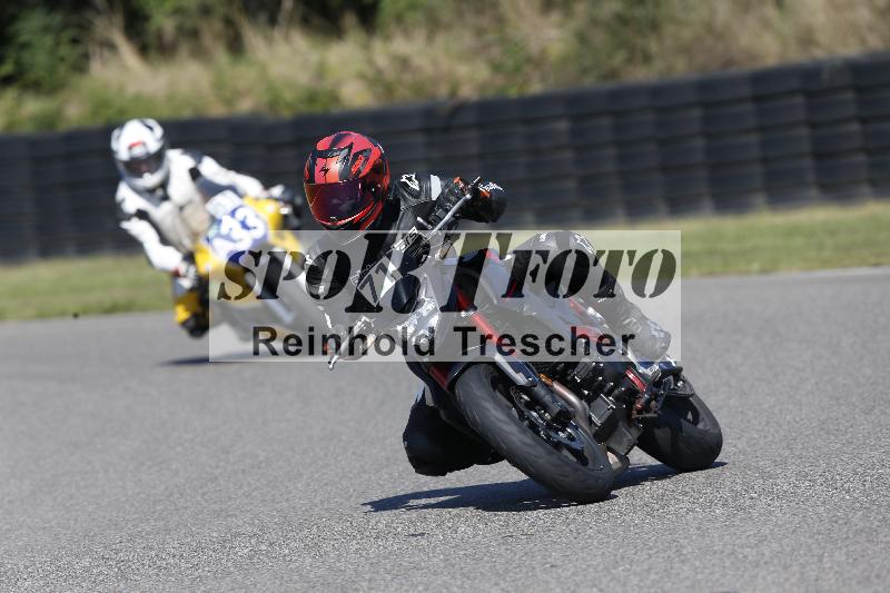 /Archiv-2025/49 26.08.2025 Cornu Master School ADR/gruen-vert/71